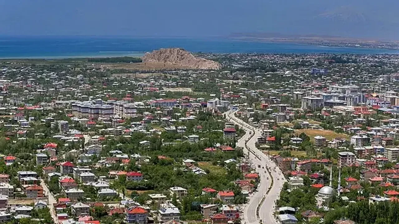 Saadet Partisi Van İl Başkanı Özay İlhan: “Van’ın Kalkınması İçin Yatırımlar Şart”