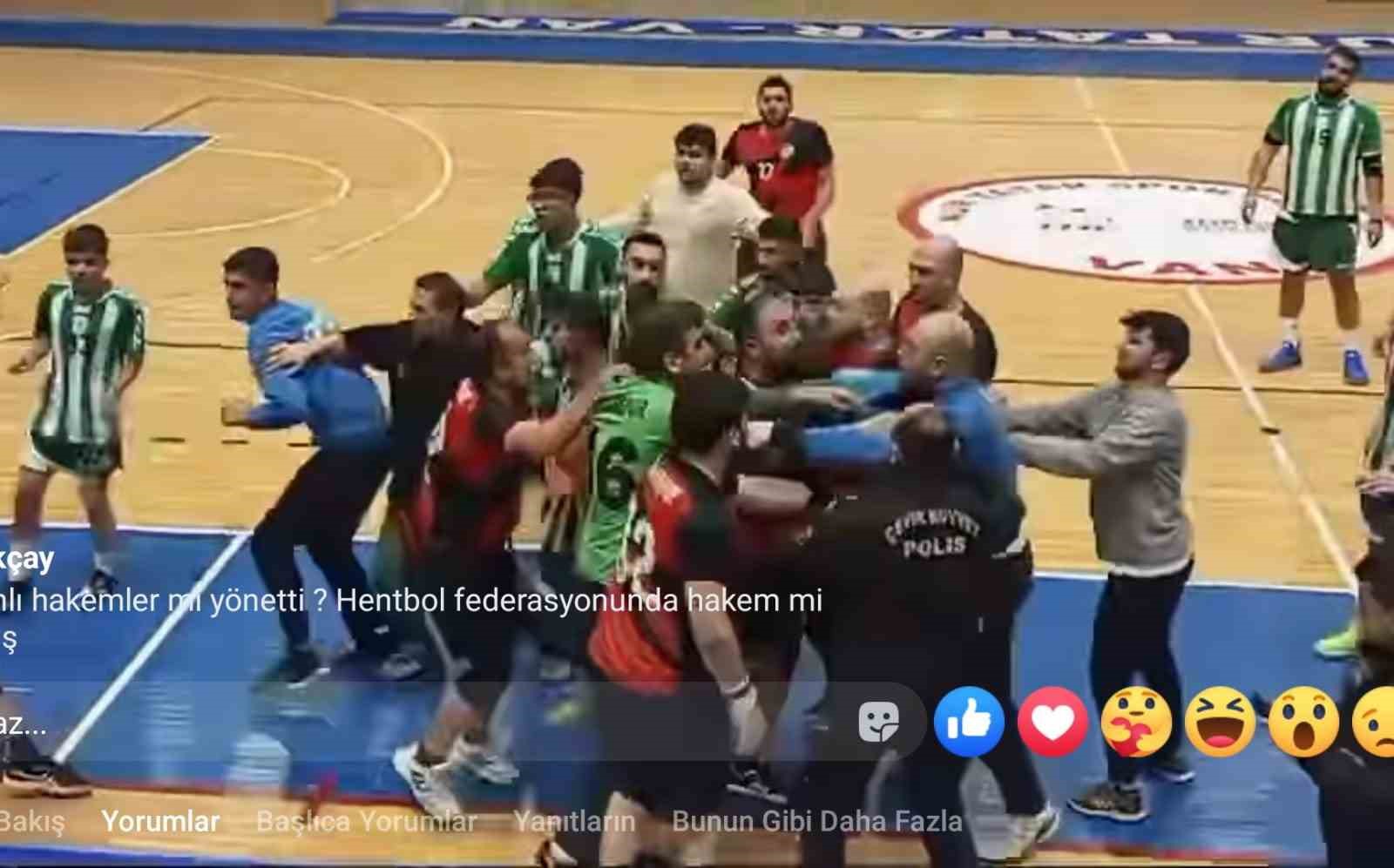 Van’da yapılan hentbol maçı boks maçına dönüştü