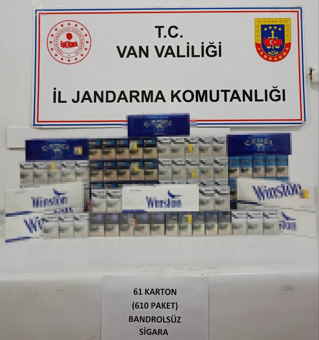Van’da yüzlece paket kaçak sigara ele geçirildi