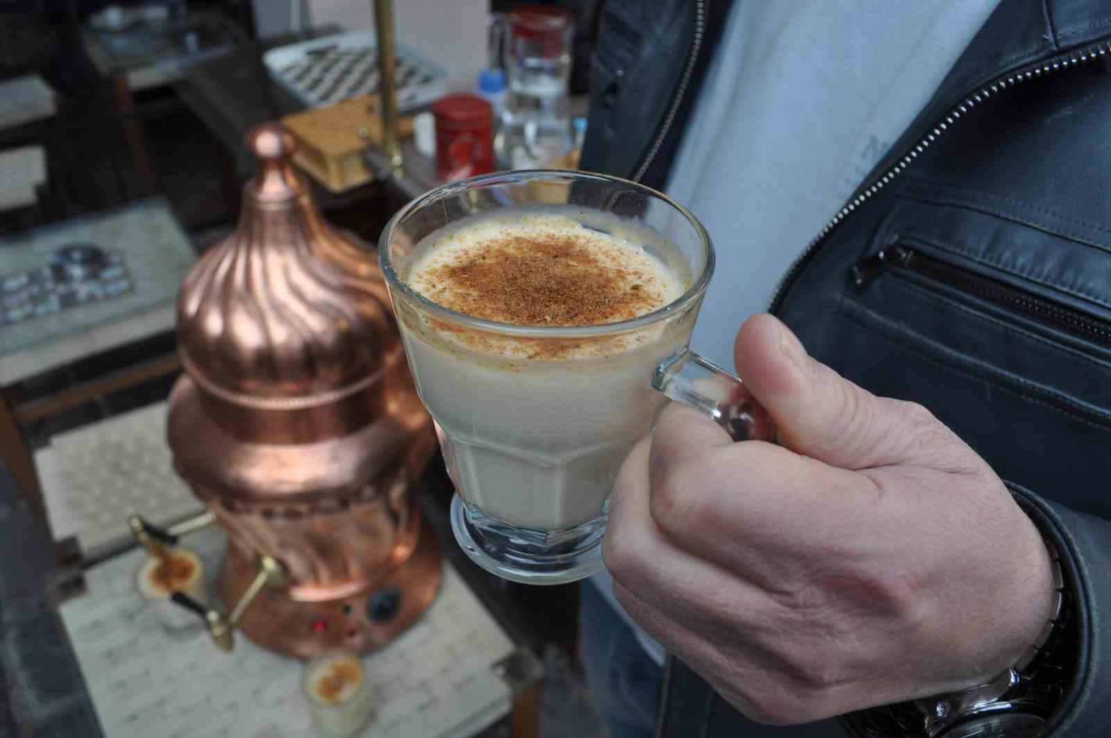 Salebe yoğun ilgi: Soğuk havalarda hem eli hem de içi ısıtıyor