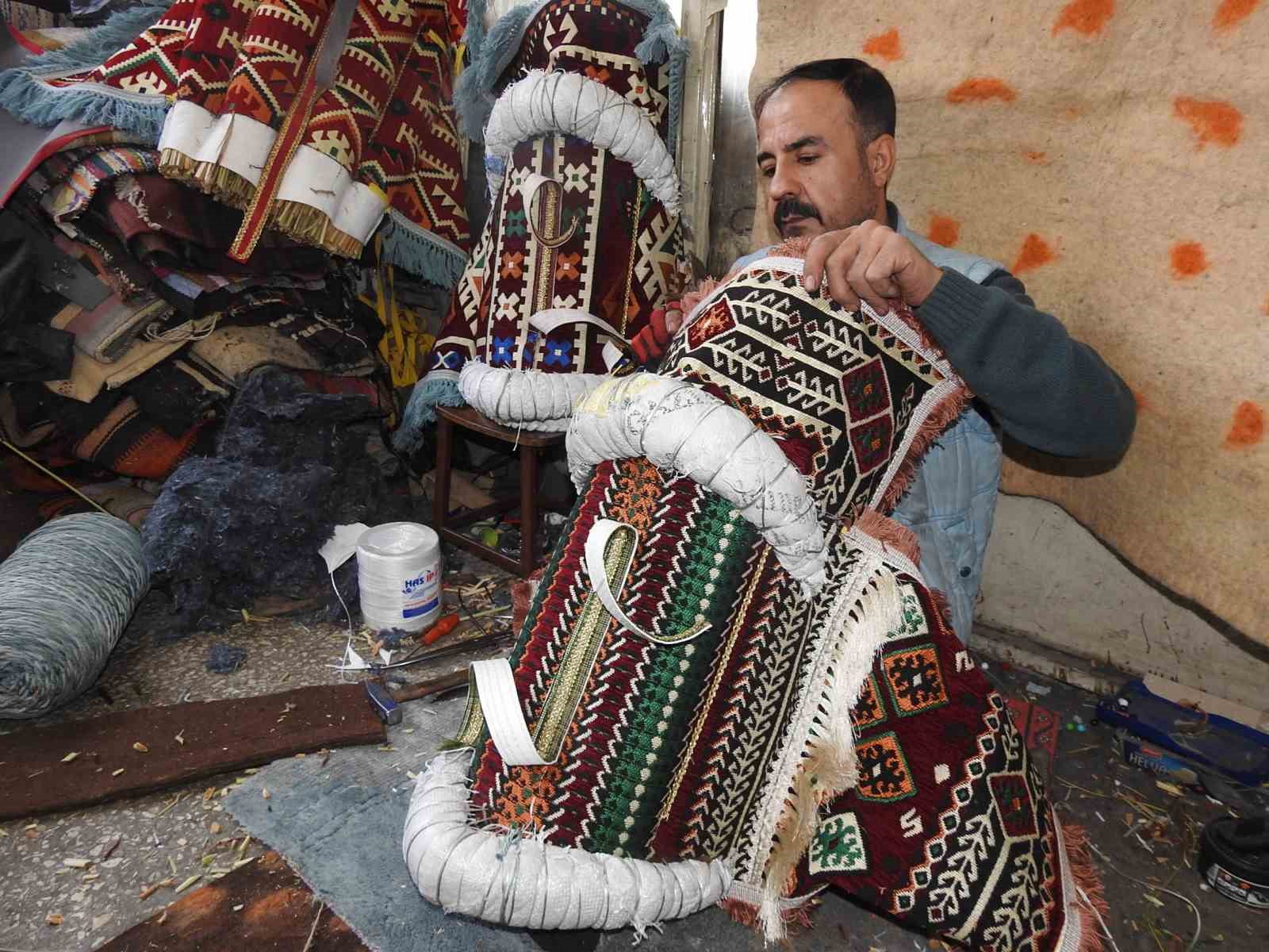 Saraç ustası ata mesleğini yaşatıyor