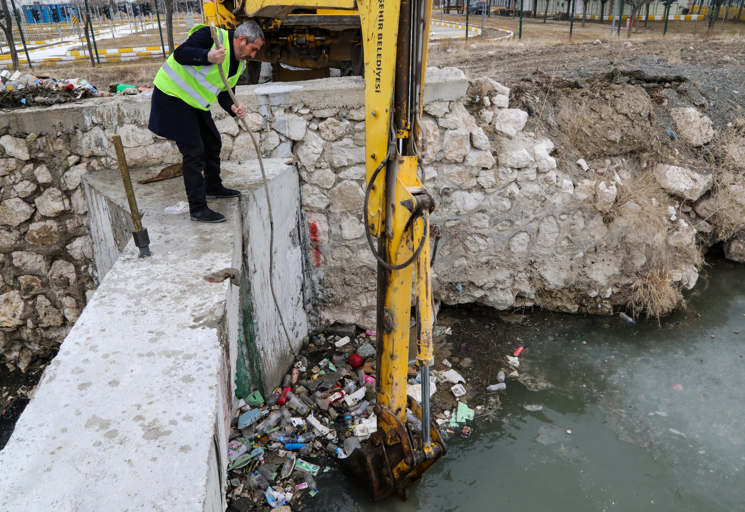 Atıklar Van Gölü’ne ulaşmadan bertaraf ediliyor