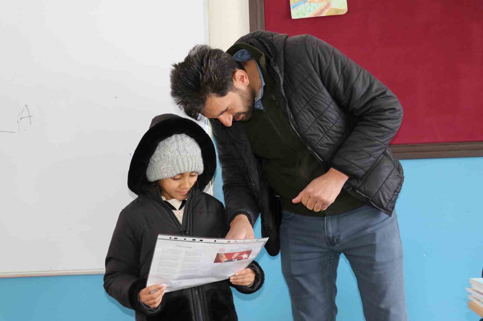 Van’da tek öğrencili okulda karne heyecanı
