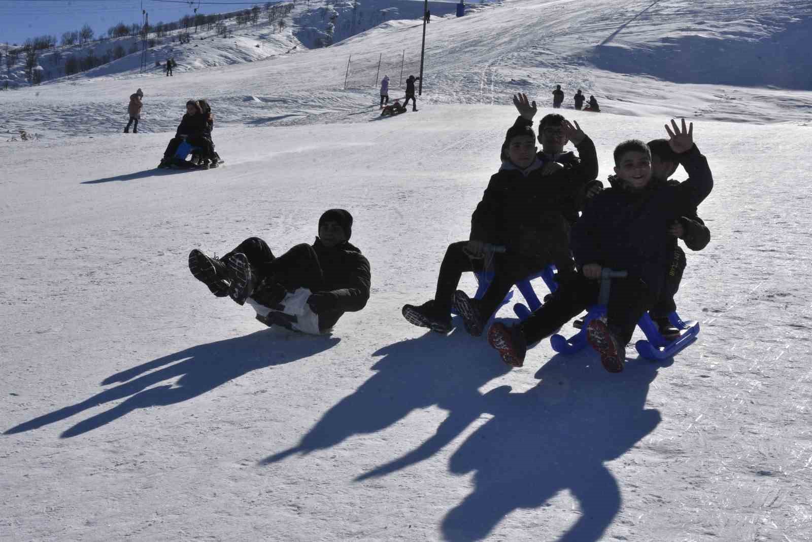 Bitlis’teki kayak merkezinde yarıyıl yoğunluğu