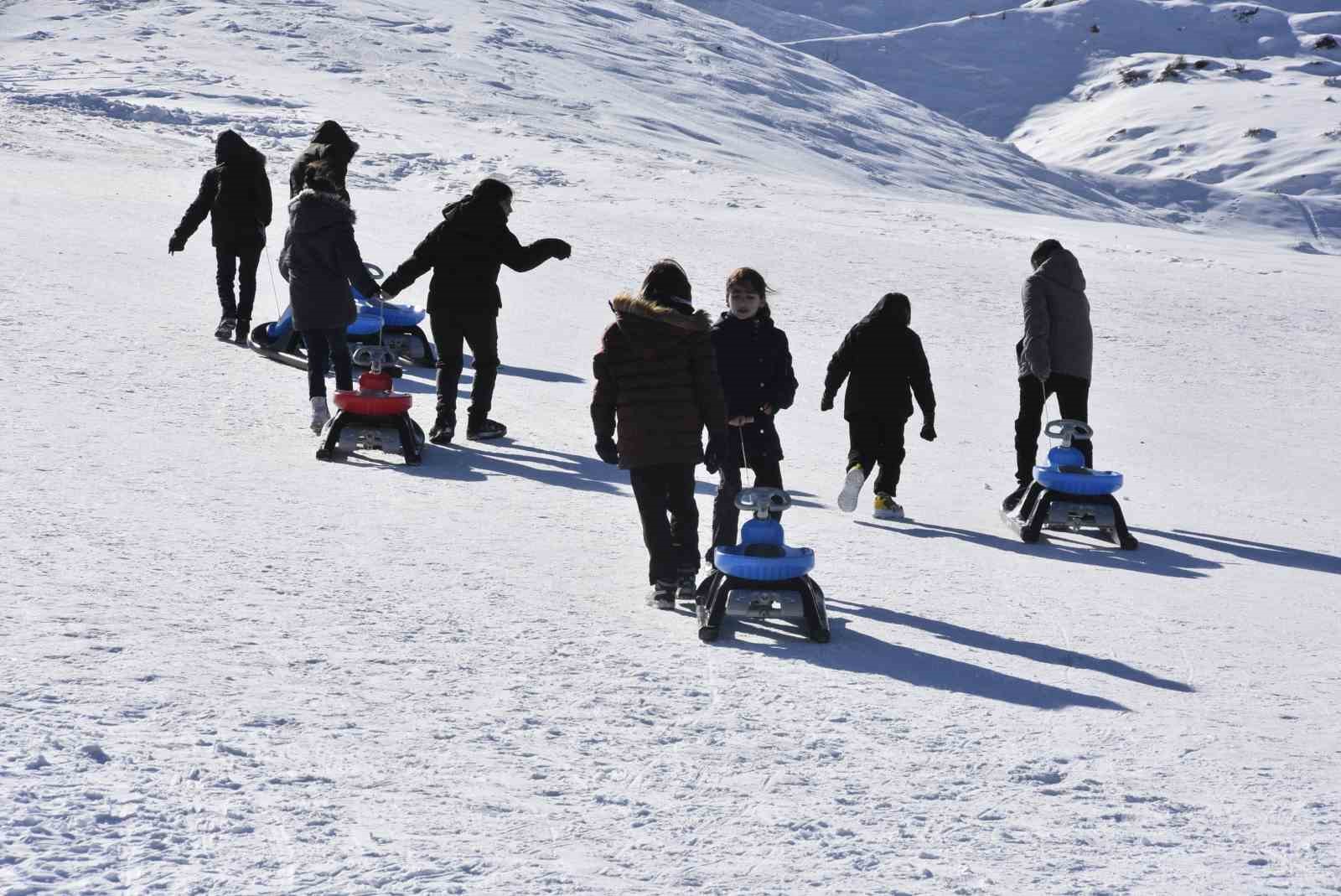 Bitlis’teki kayak merkezinde yarıyıl yoğunluğu