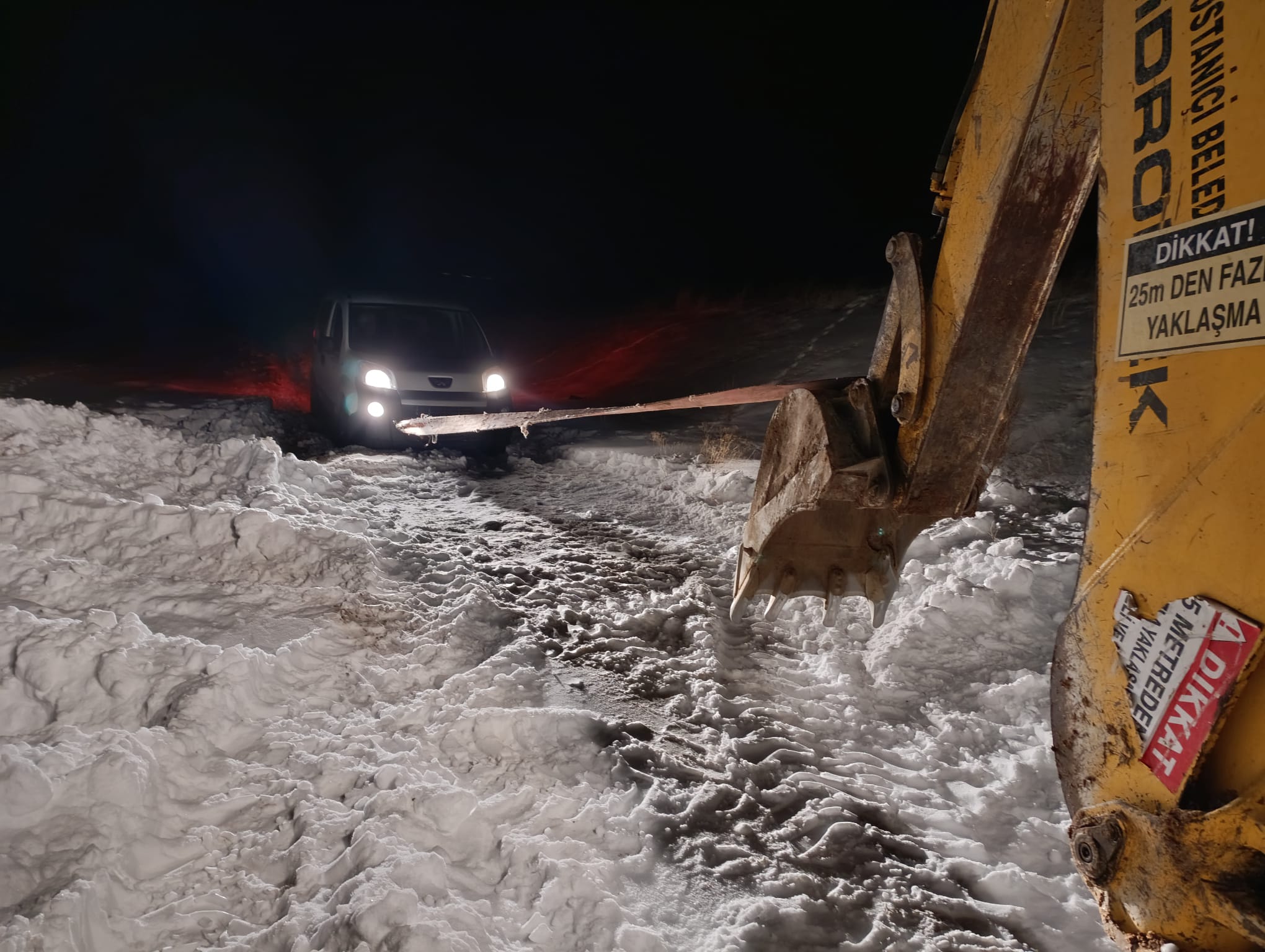 İpekyolu’nda mahsur kalan vatandaş kurtarıldı