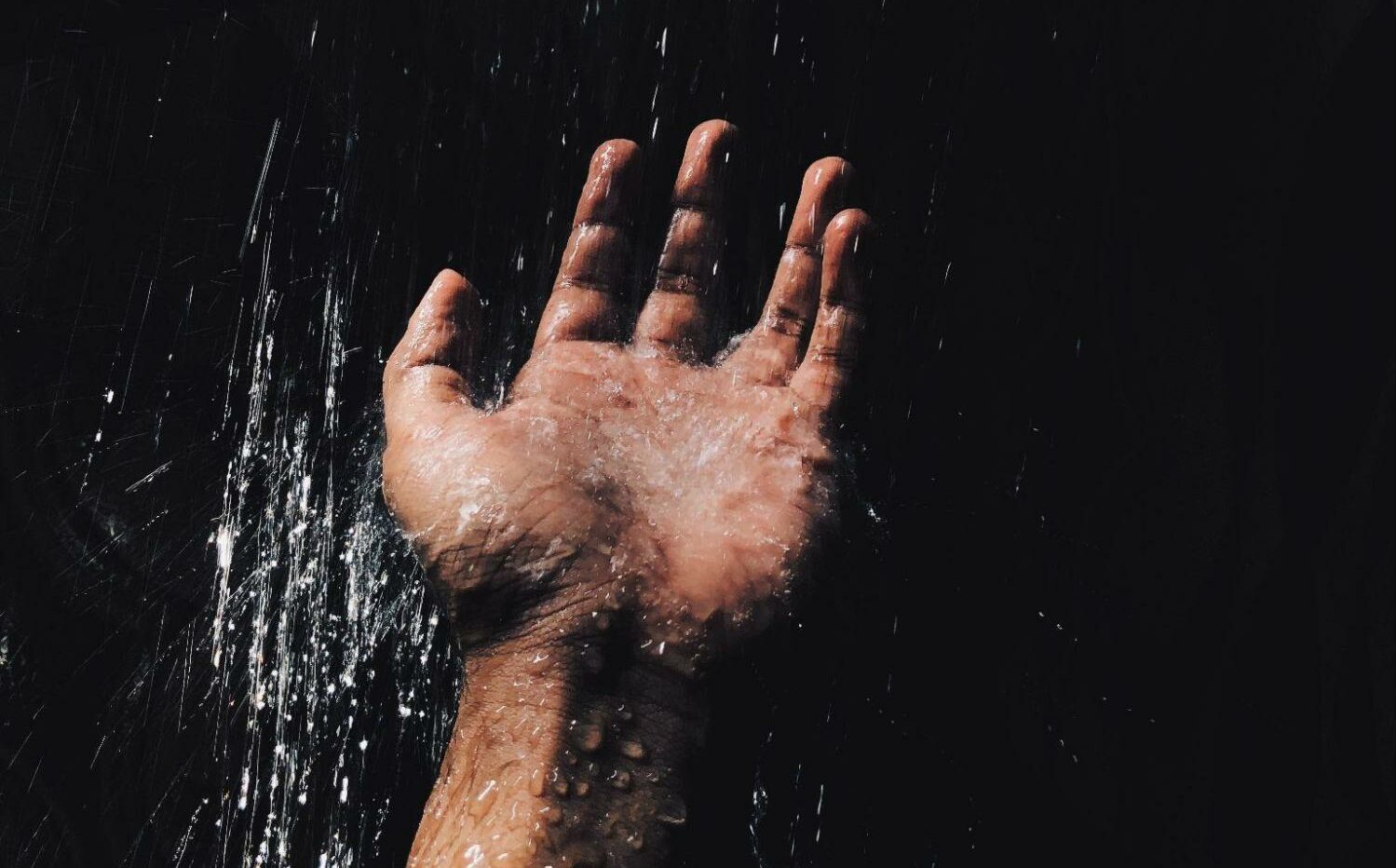 Kışın cilt sağlığınız için ılık suyla yıkanın