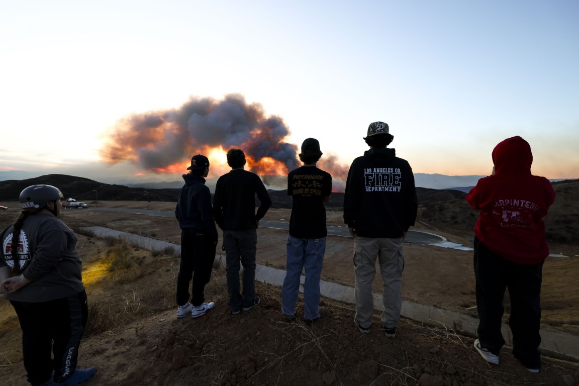Los Angeles’ta yeni yangın: Alevler 9 bin 400 dönümlük alana yayıldı
