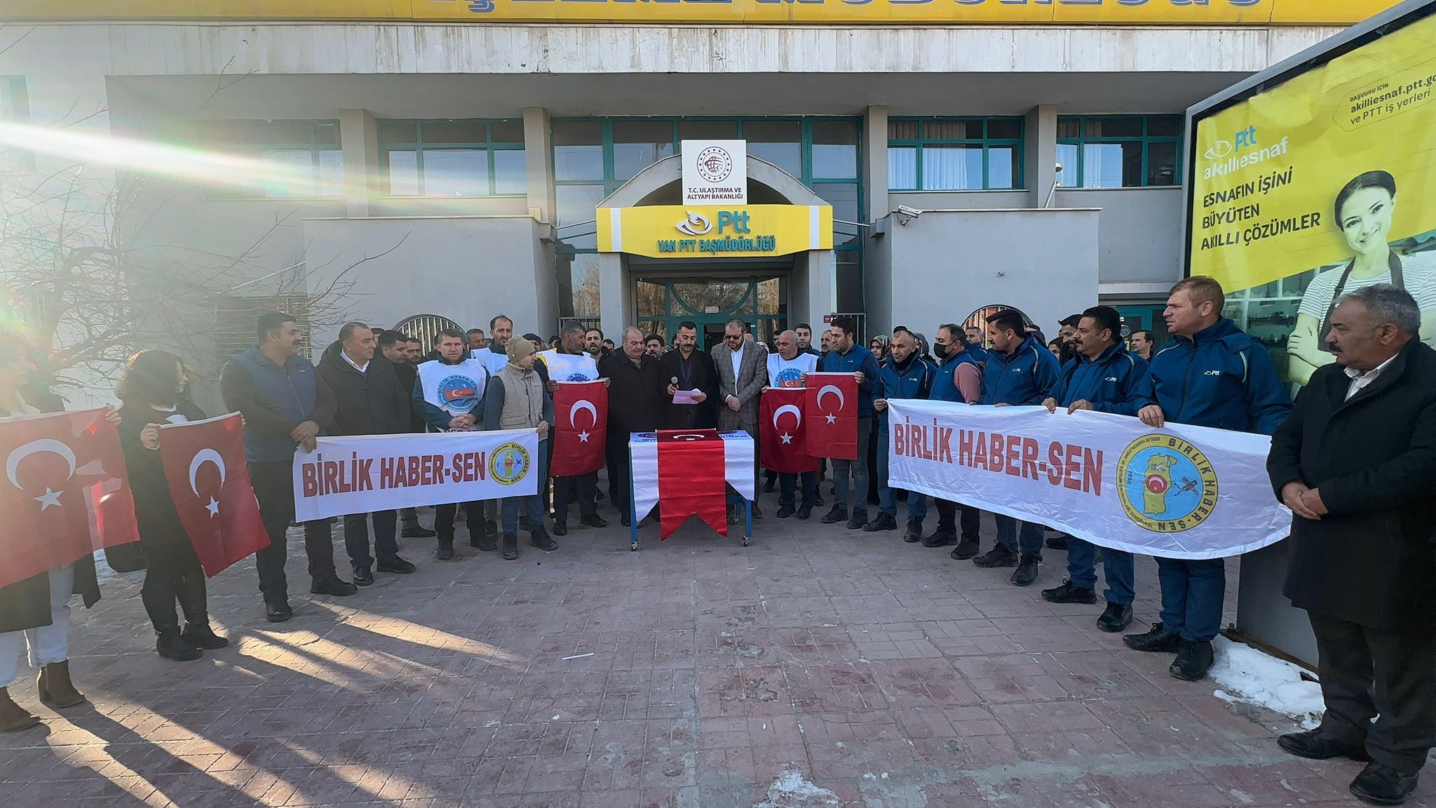 Rize’de PTT çalışanlarının katledilmesi Van’da protesto edildi