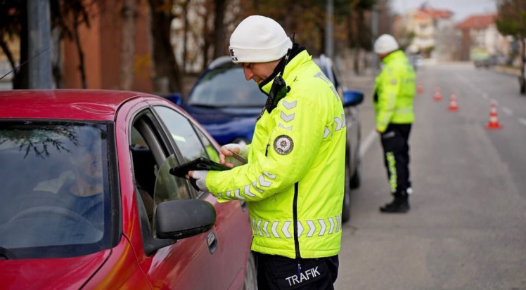 Son bir haftada 2,7 milyon araç denetlendi