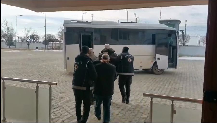 Van’da göçmen kaçakçılarıına yönelik operasyon