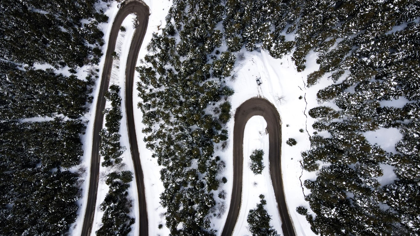 Sahara Geçidi’nin kış manzarası havadan görüntülendi
