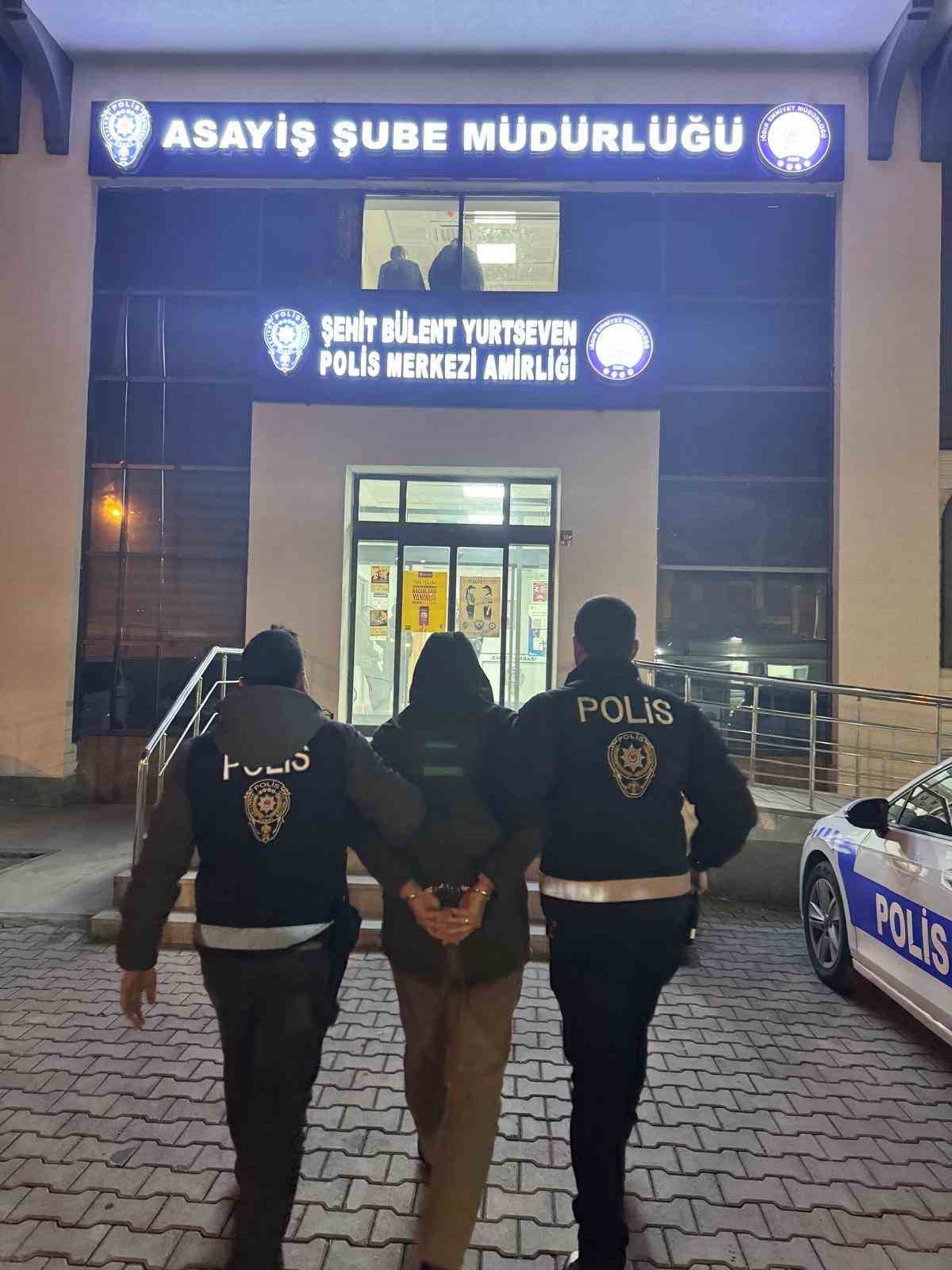 Hakkında 15 yıl kesinleşmiş hapis cezası bulunan zanlı yakalandı