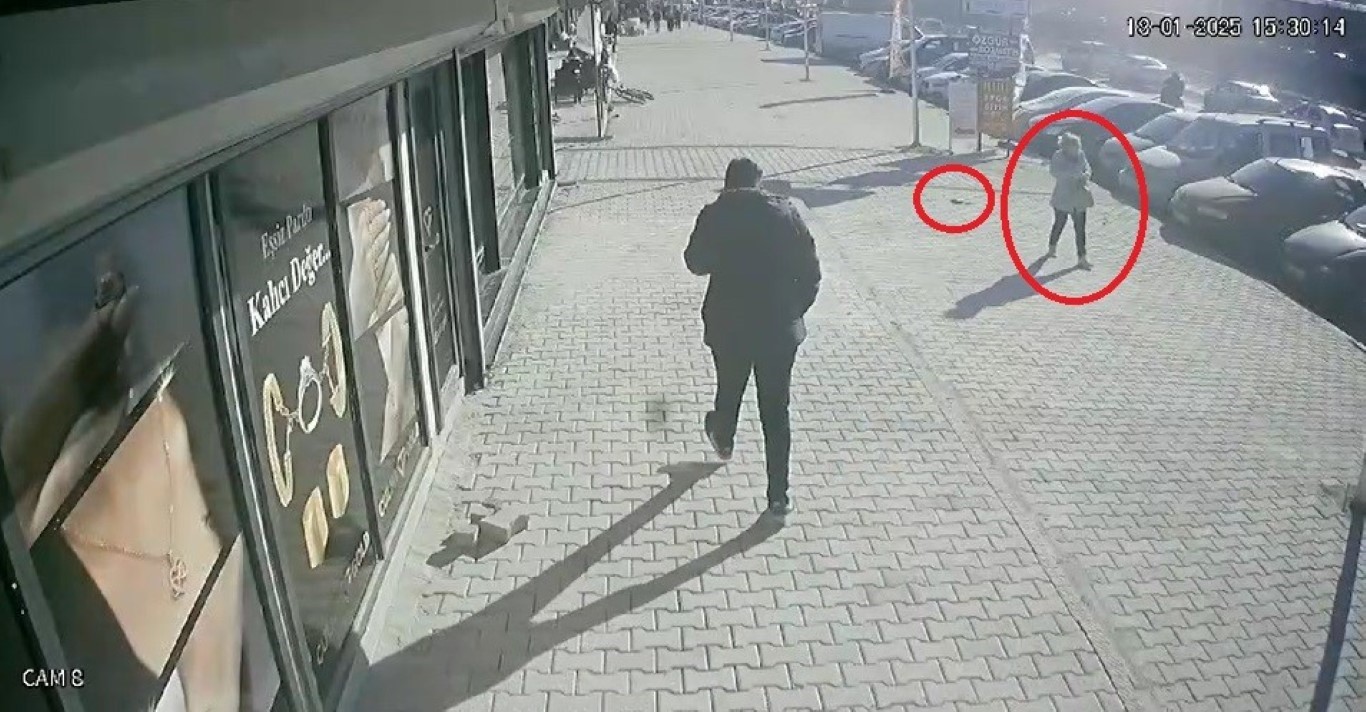 Cüzdanını kaybeden kadından, cüzdanını bulan 3 gence çağrı