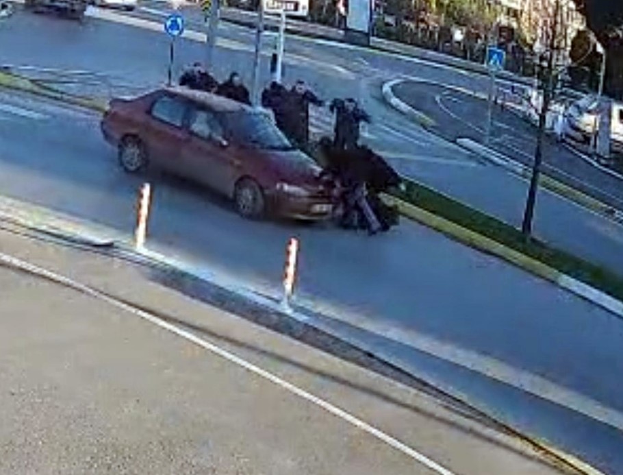 Akıl almaz kaza, kameralara yansıdı