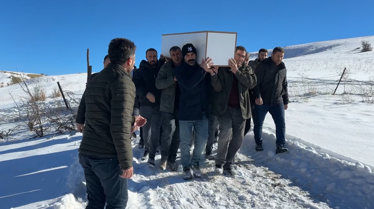 Kazada kaya parçasının isabet ettiği çocuk son yolculuğuna uğurlandı