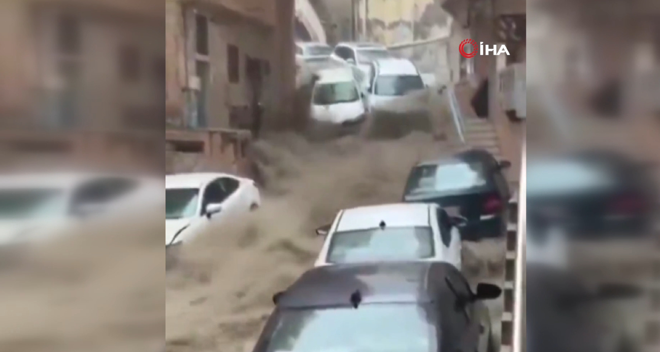 Mekke’yi sel vurdu