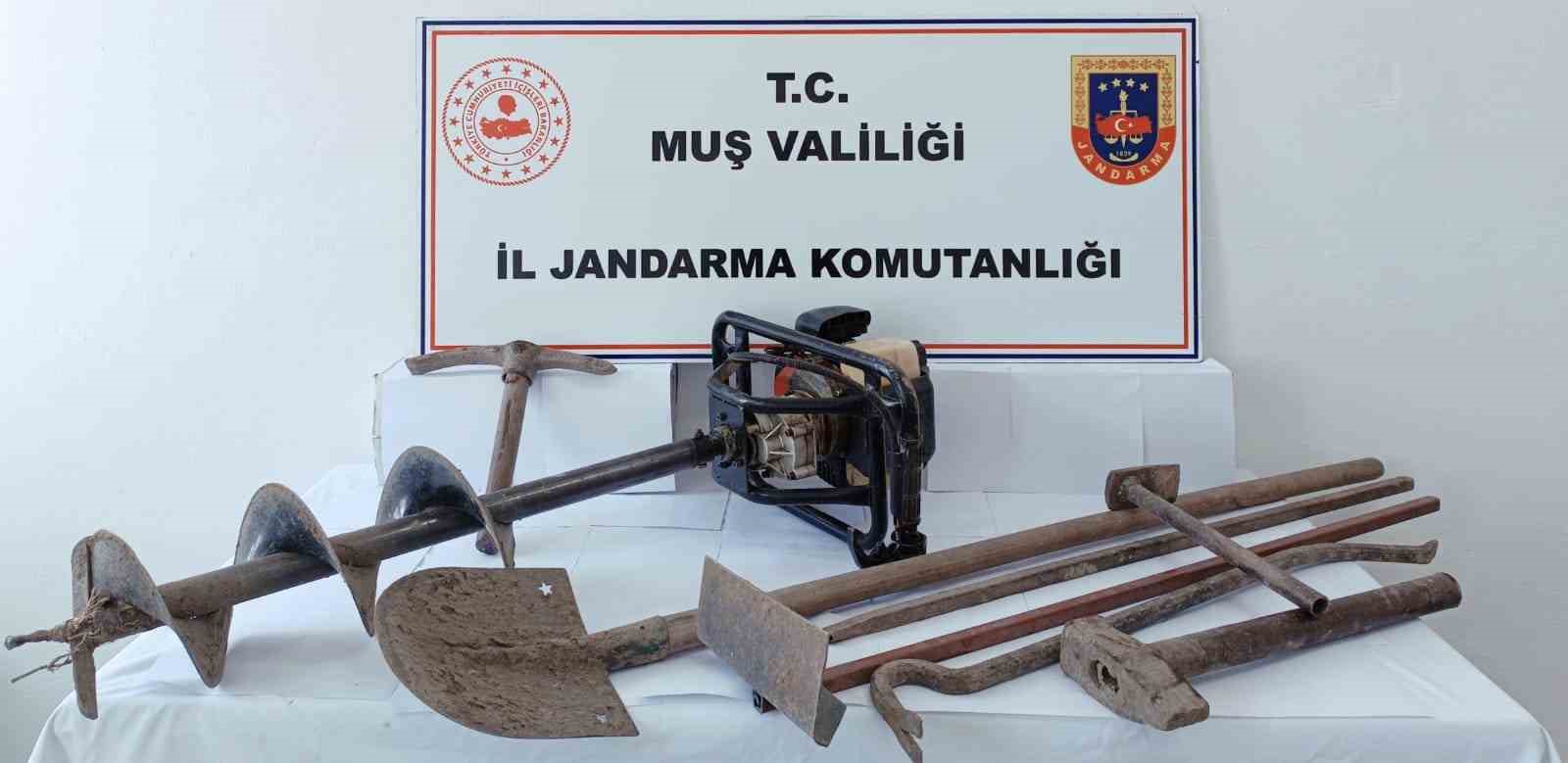Muş’ta kazı yapanlara operasyon