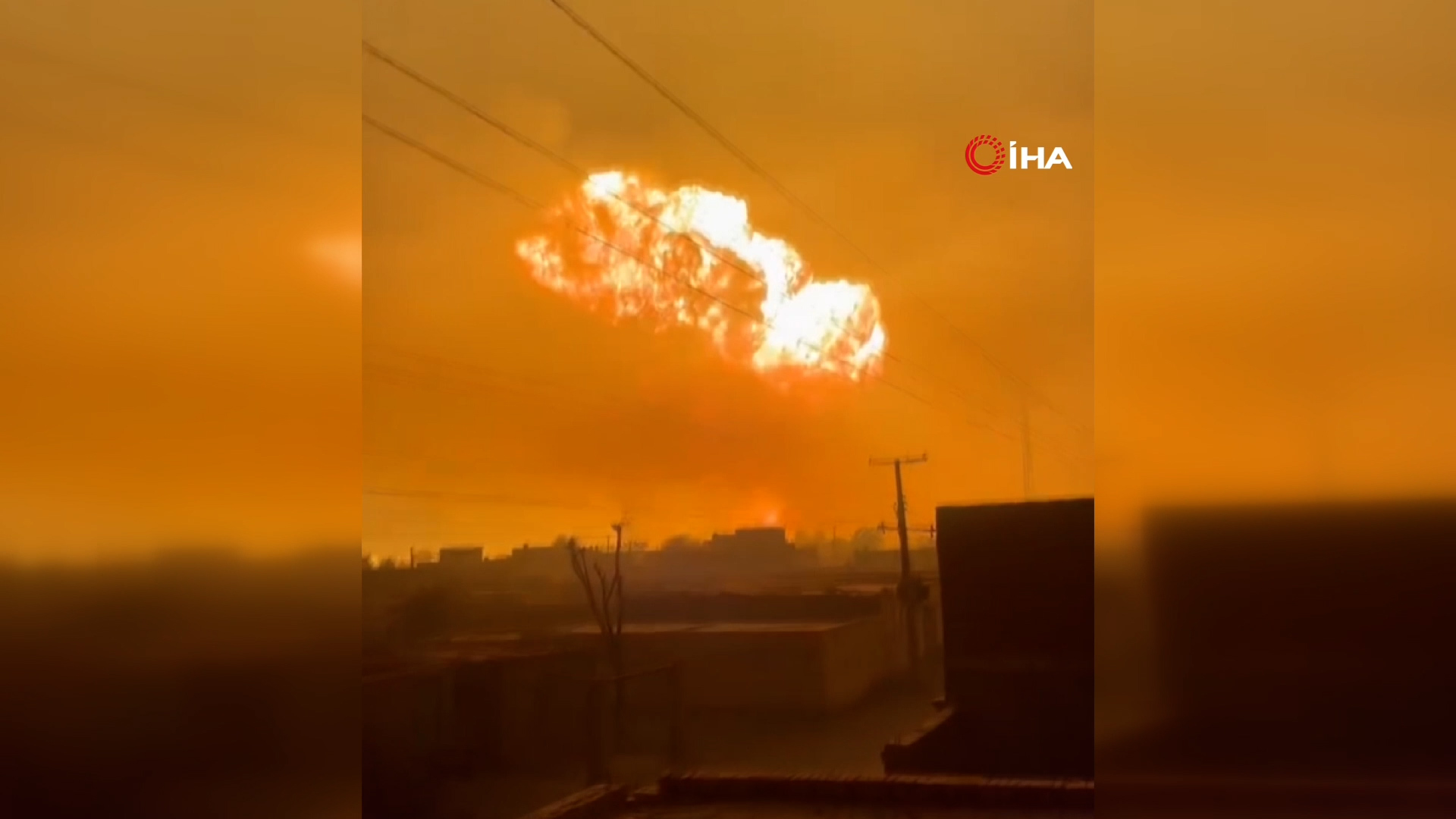 Pakistan’da LPG yüklü tanker patladı