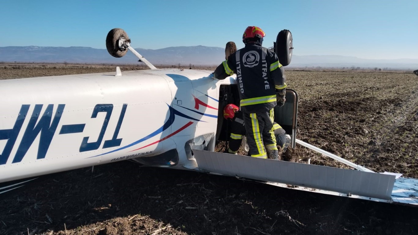 Denizli’de eğitim uçağı kaza yaptı, pilot yaralandı