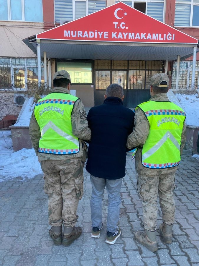 Van’da cinsel istismar suçundan aranan yabancı uyruklu şahıs yakalandı