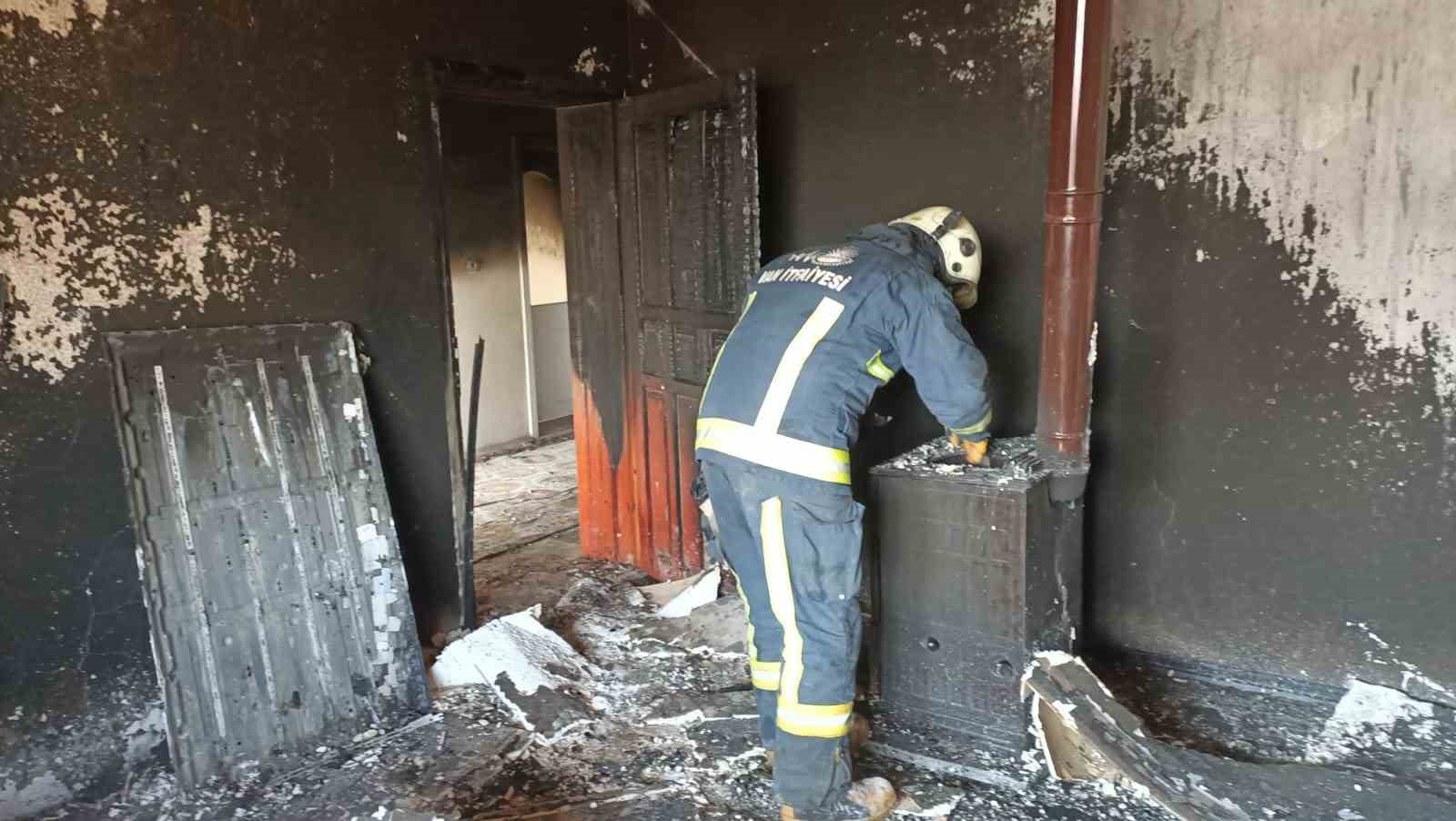 Van’da ev yangını