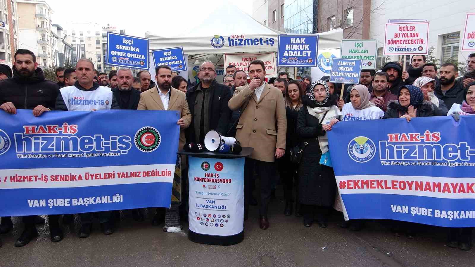 Van’da işten çıkarılan işçilere destek