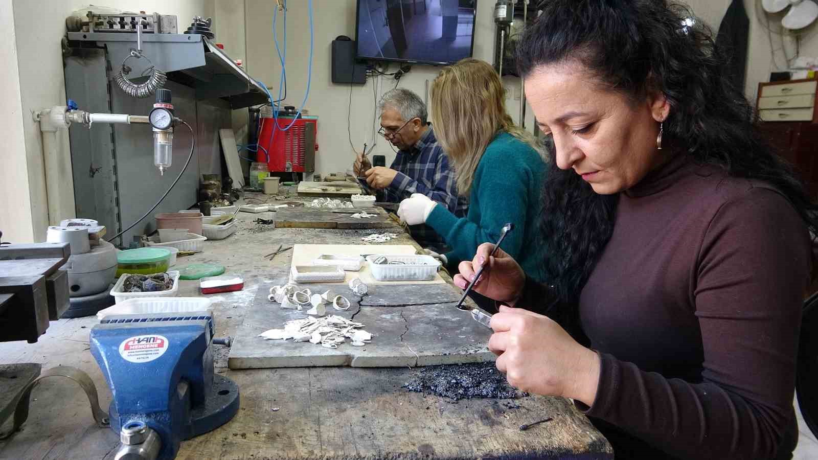 Van’da savat gümüş zanaatı gelecek nesillere aktarılıyor