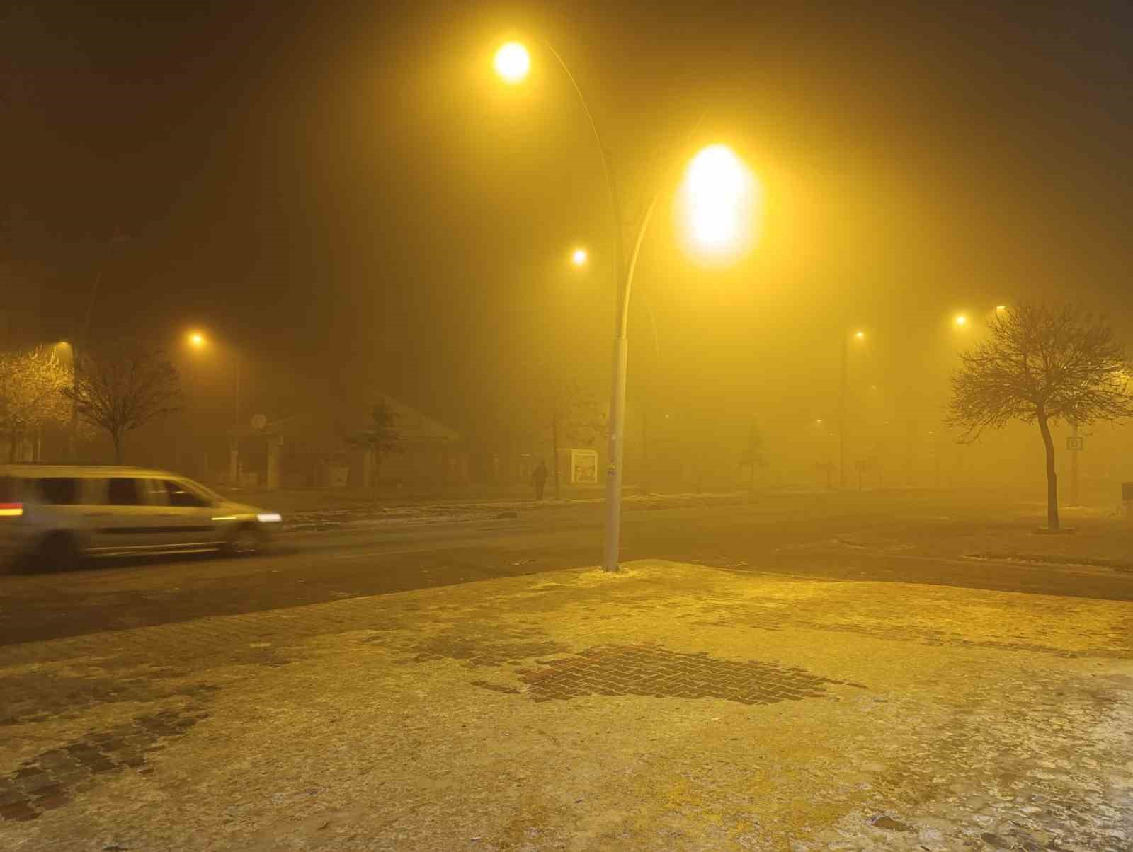 Van’ın en soğuk ilçesinde sis