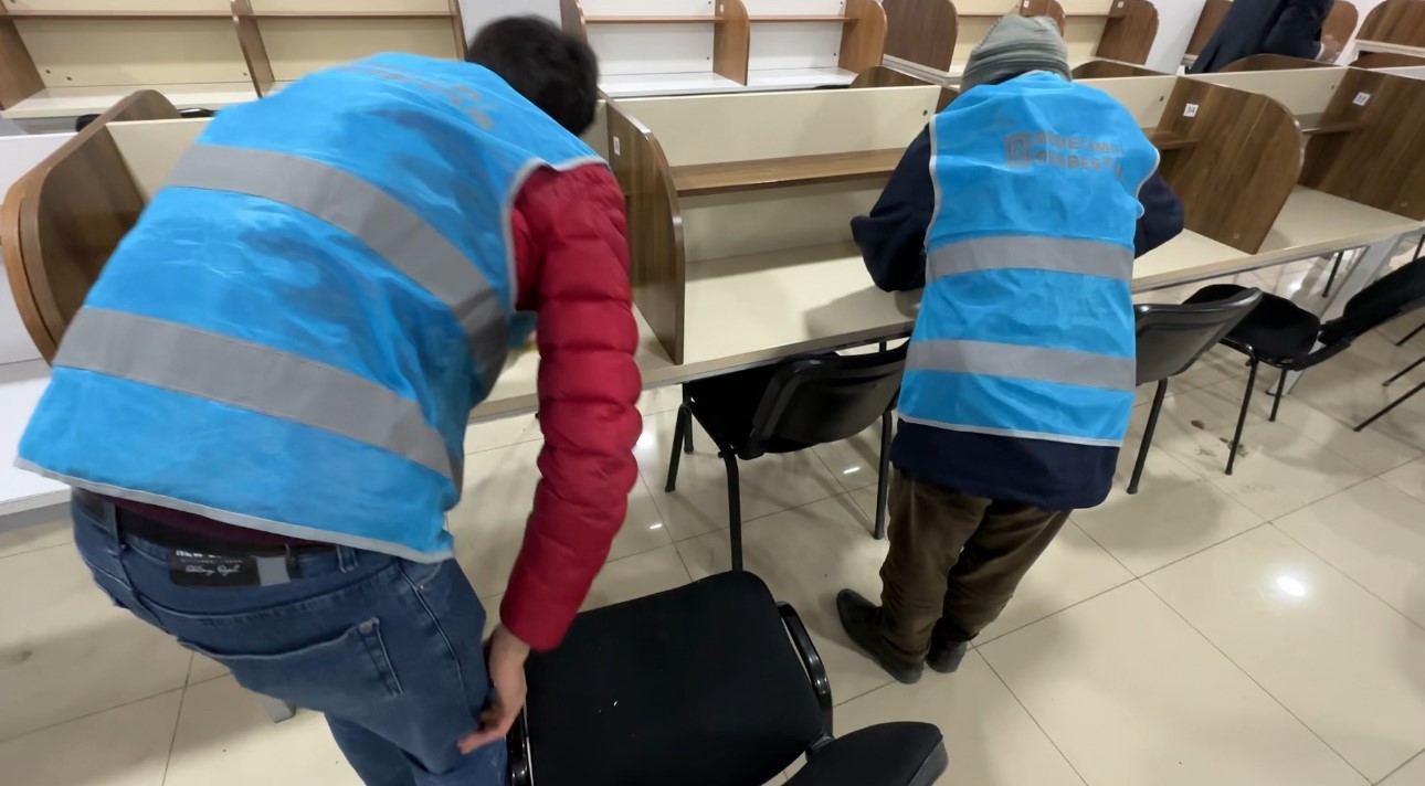Yükümlüler, okulları eğitime hazırlıyor