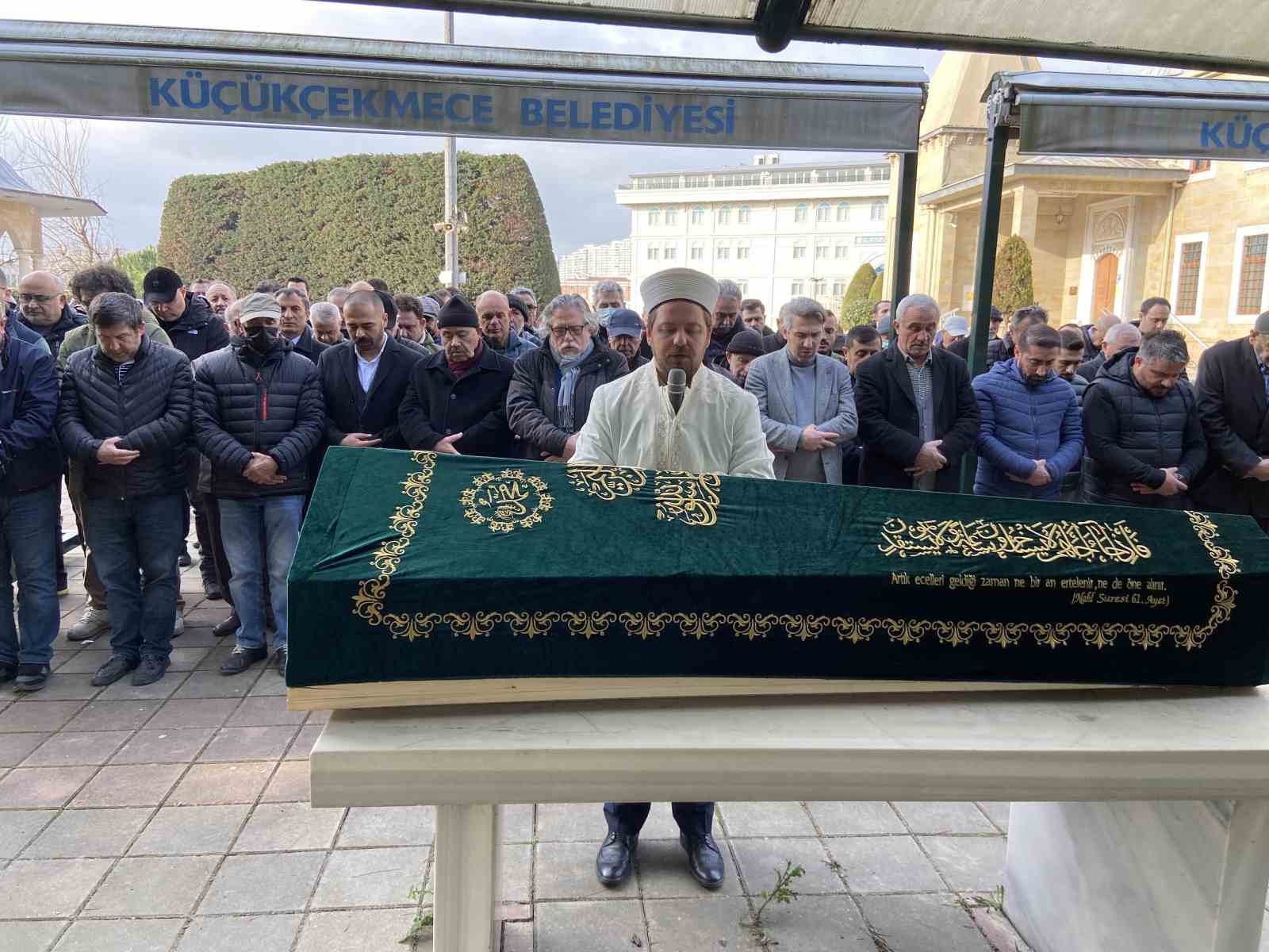 “Yenidoğan çetesi” sanıklarından İlker Gönen için cenaze töreni düzenledi