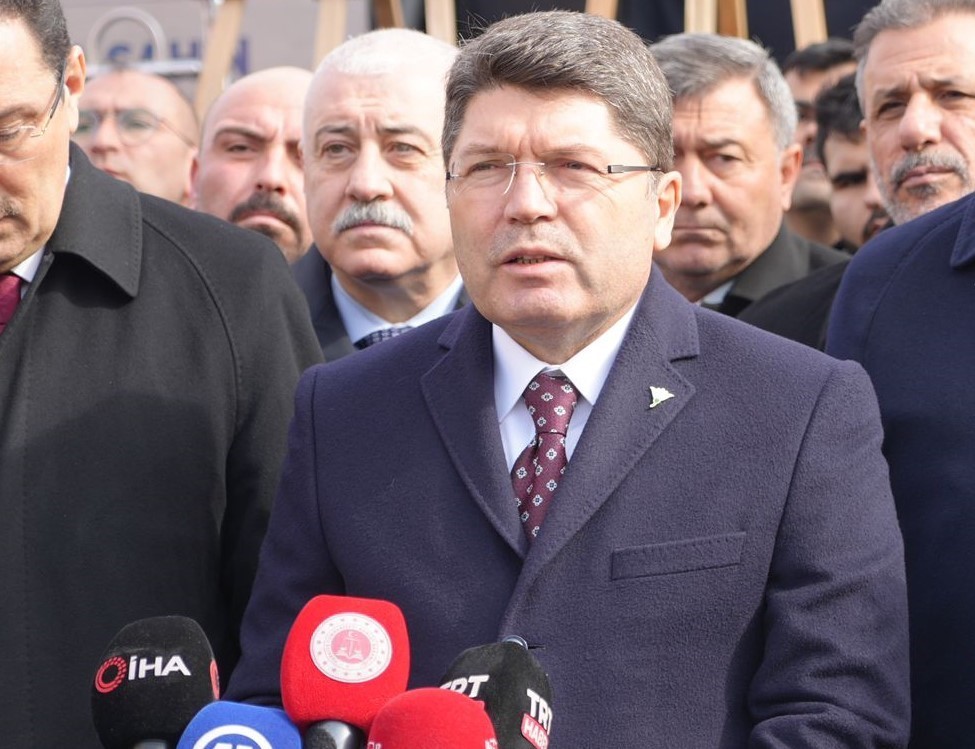 Adalet Bakanı Yılmaz Tunç: “Deprem sonrası 3 bin 522 dosyada 248 kişi tutuklandı, bin 36 kişi hakkında adli kontrol uygulandı”