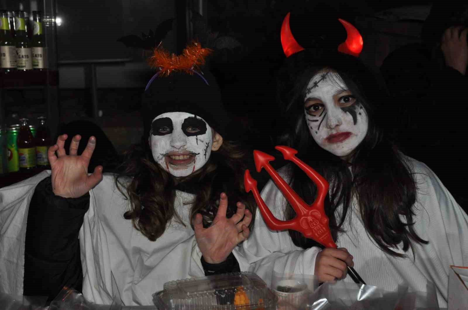 Edirne’de bin yıllık gelenek ‘Bocuk Gecesi’ renkli görüntülere sahne oldu