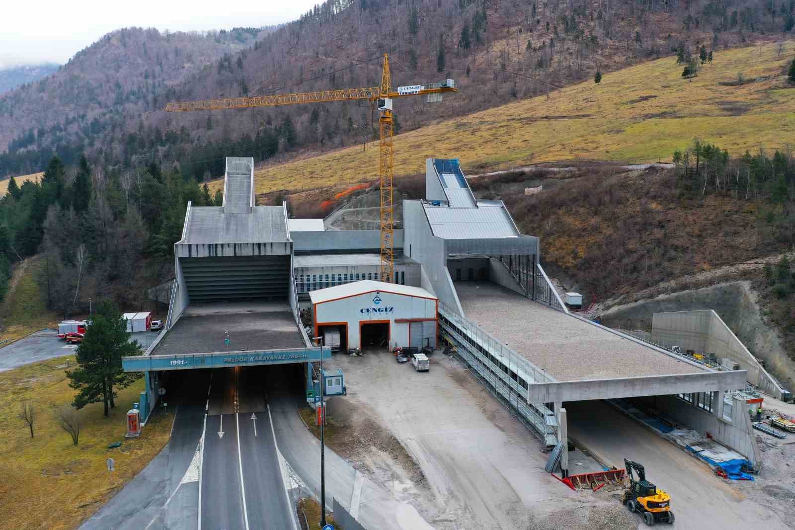 Karavanke Tüneli’nde altyapı tamamlandı, araç geçişleri 2026 yılında başlayacak