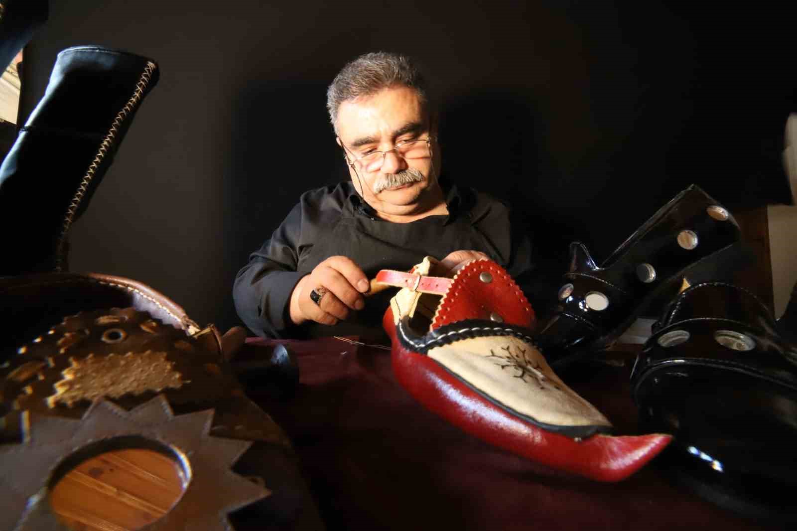 Eskiden gelinlerin vazgeçilmeziydi, günümüzde anahtarlık olarak kullanılıyor