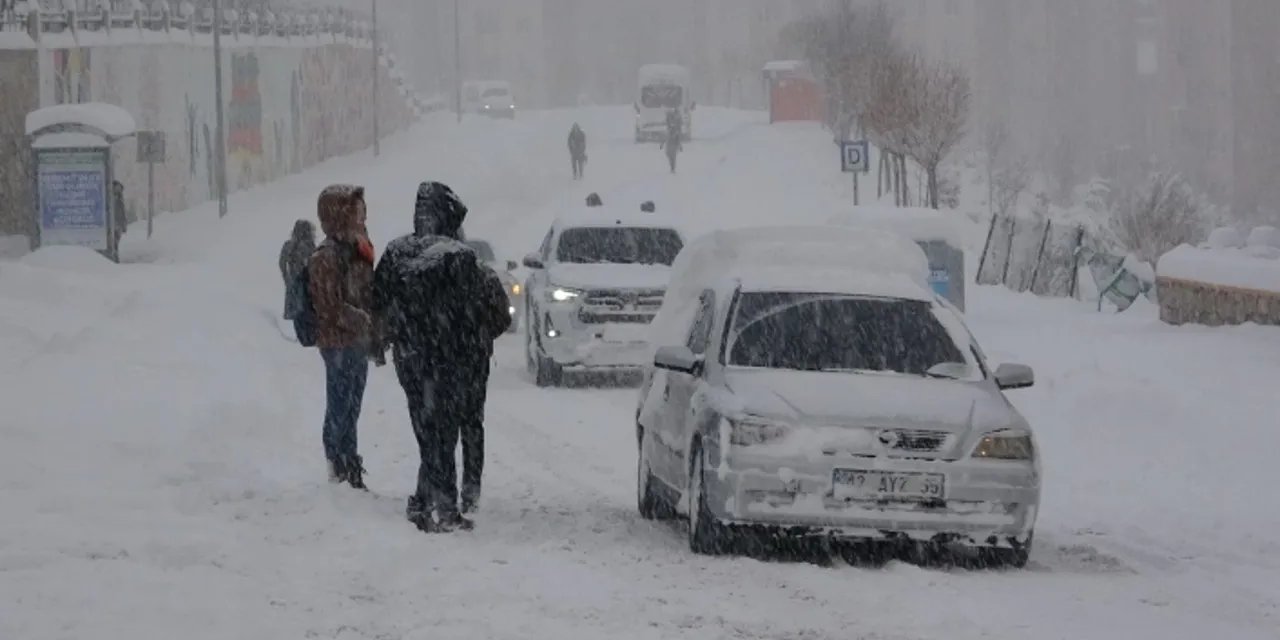 Van’da eğitime kar engeli!