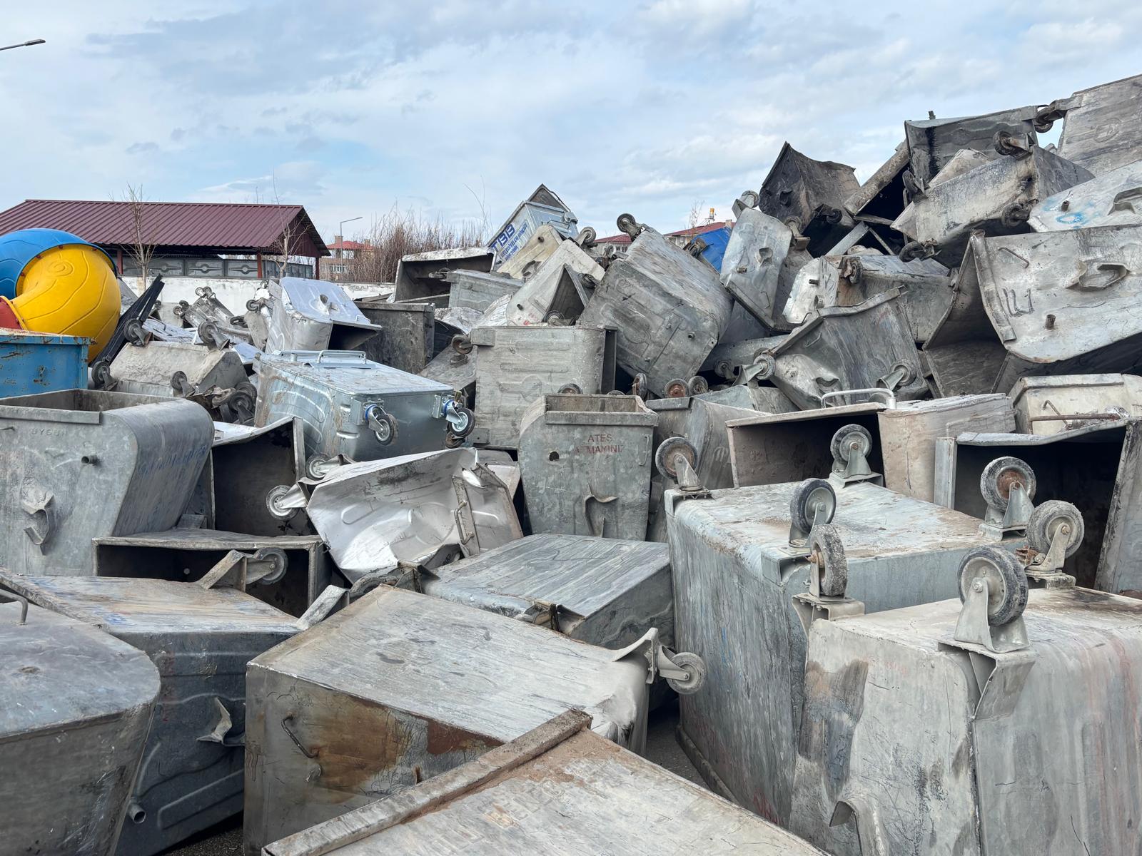 İpekyolu’nda da çöp konteynerleri toplatıldı