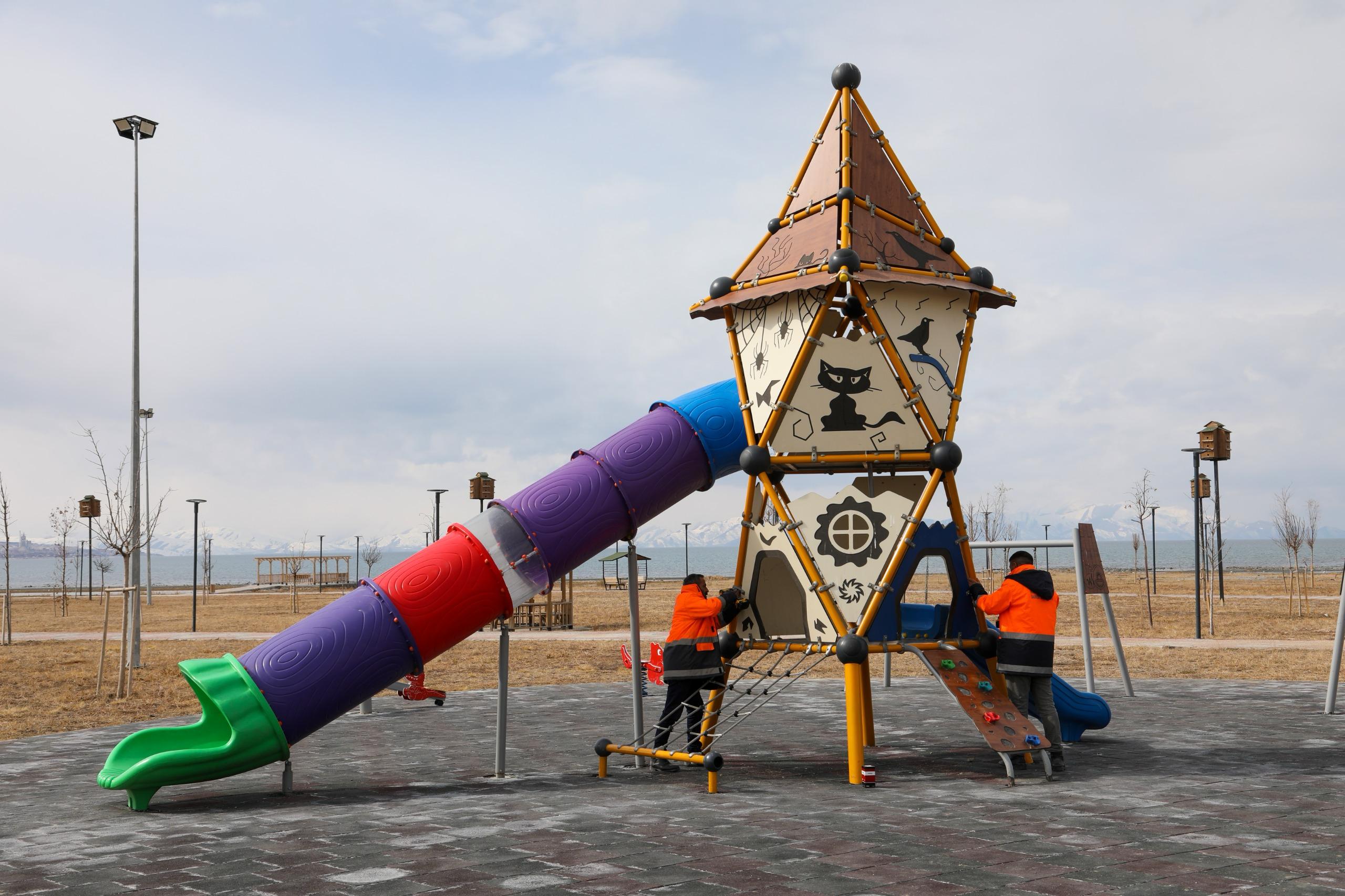 Van’ın sahil yolunda bakım ve onarım çalışmaları yapıldı