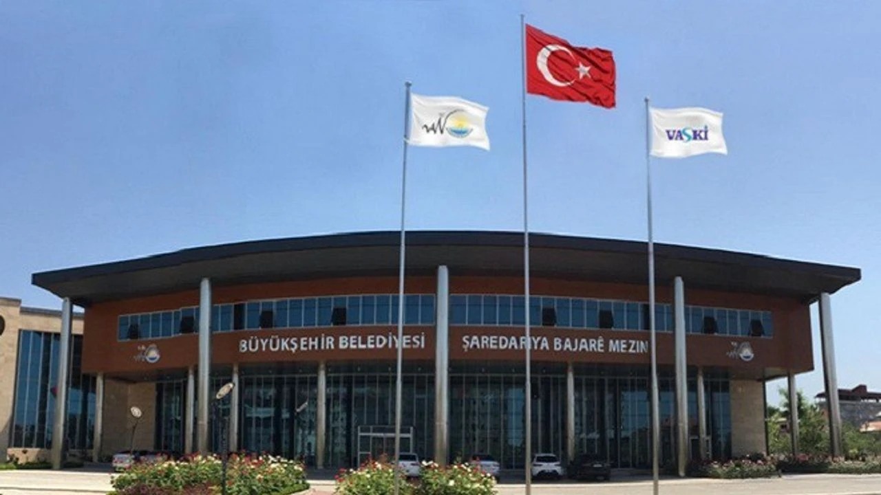 Van Büyükşehir Belediye Başkanı Görevden Uzaklaştırıldı, Yerine Vali Atandı