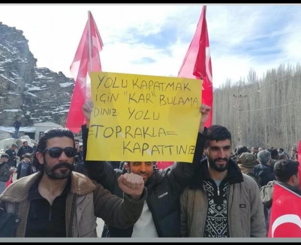 Bahçesaray halkı “Tünel” talebi ile eylem yaptı