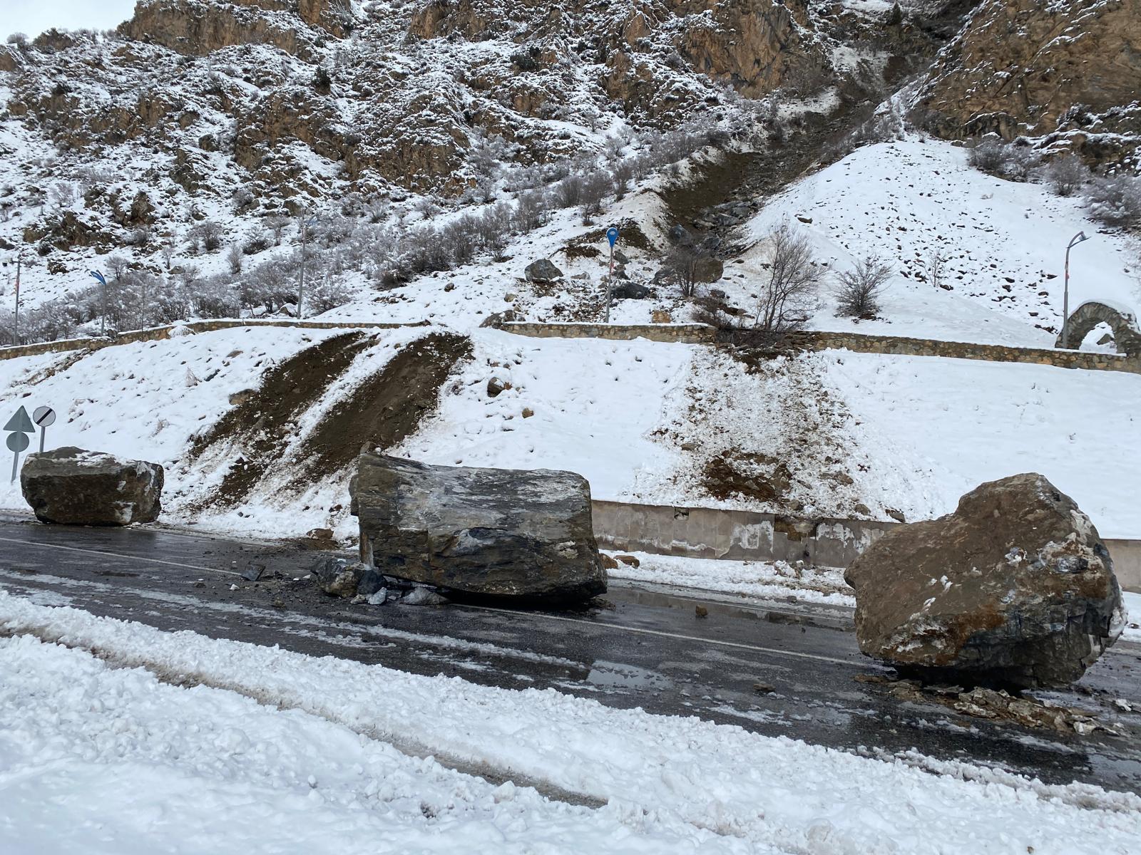 Çatak-Van Karayolu ulaşıma kapandı! İşte nedeni…