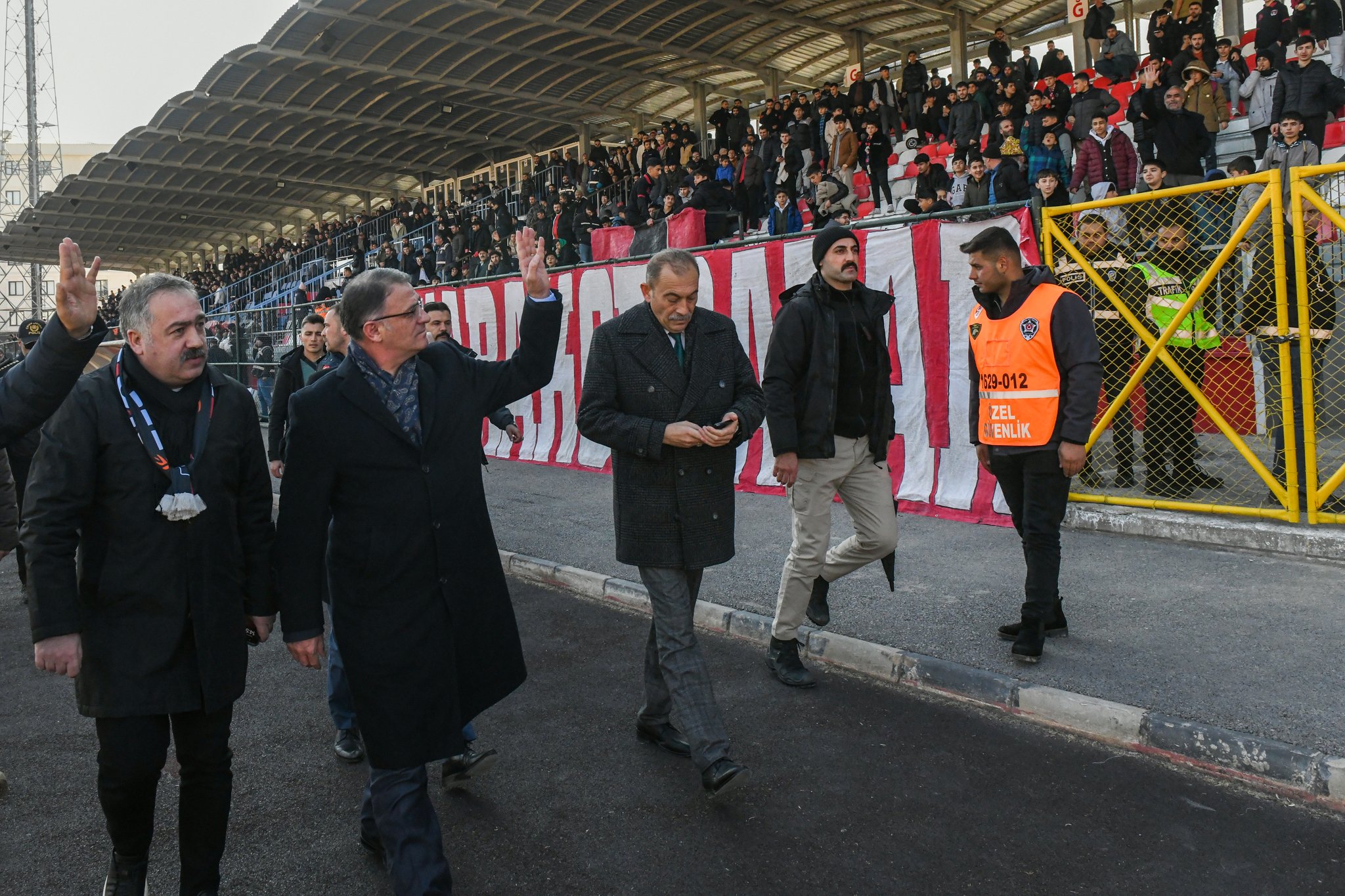 Vanspor’a Yeni Tesis Müjdesi! Vali Balcı Açıkladı