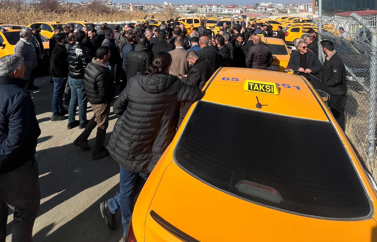 Van Büyükşehir Belediyesi’nden kontak kapatan taksicilere ilişkin açıklama