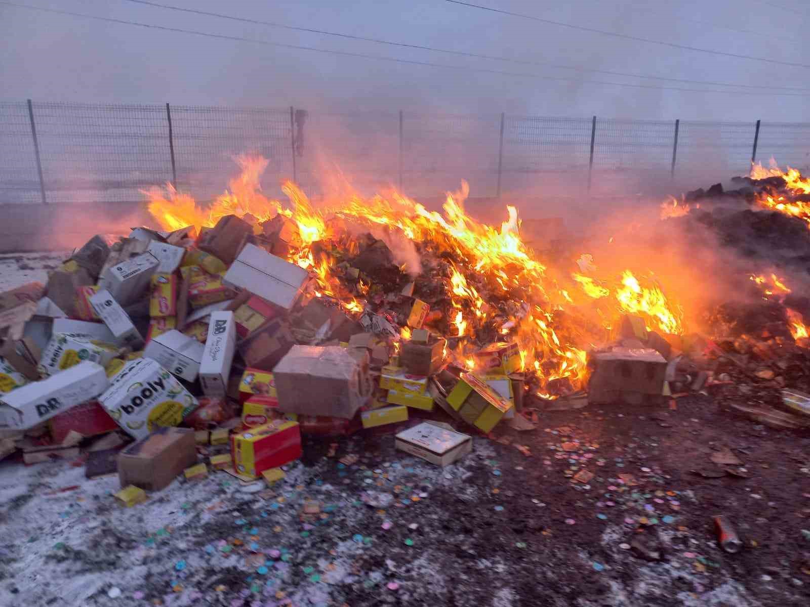 Ağrı’da 23 kamyon dolusu  gıda ürünü imha edildi