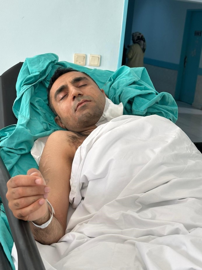 Dünya şampiyonu kick bokscu cami görevlisini darp etti
