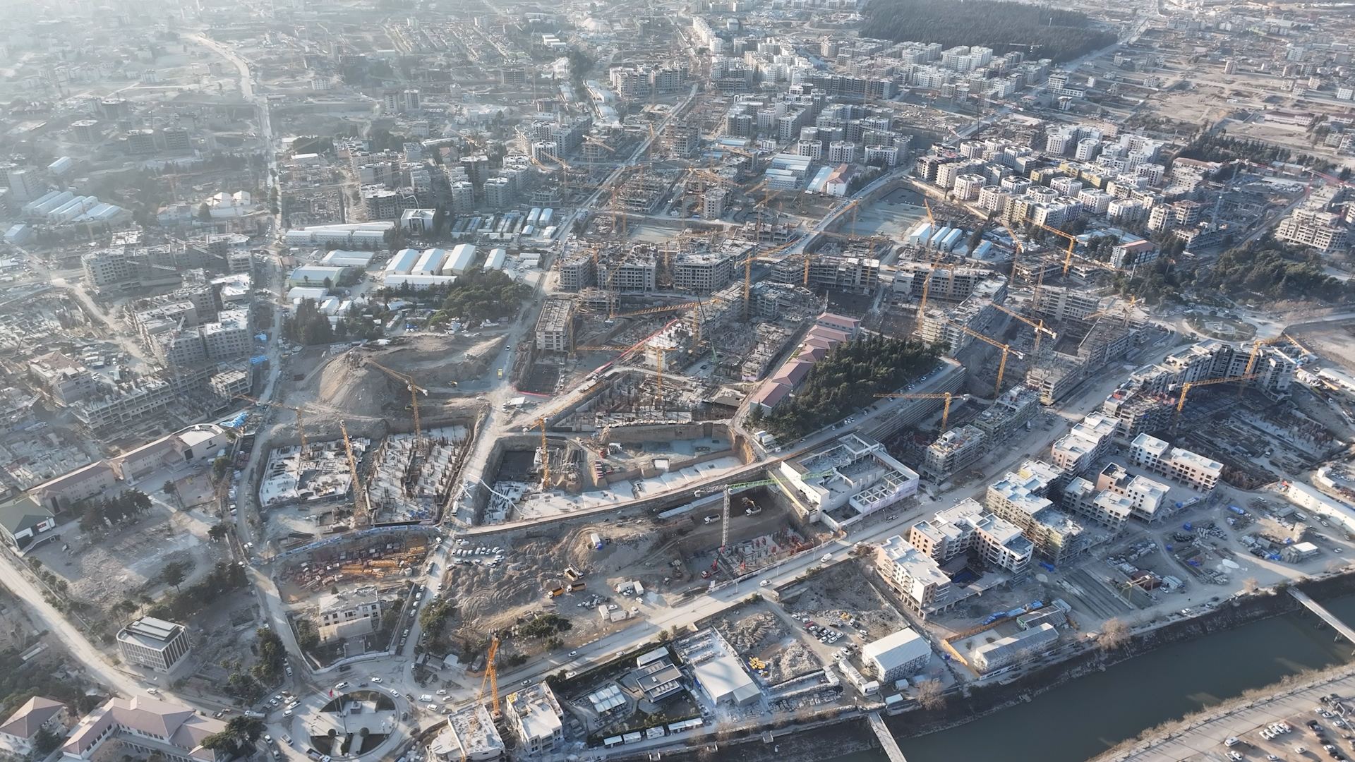 Bakan Kurum: “Asrın inşasına 7/24 tam gaz devam”