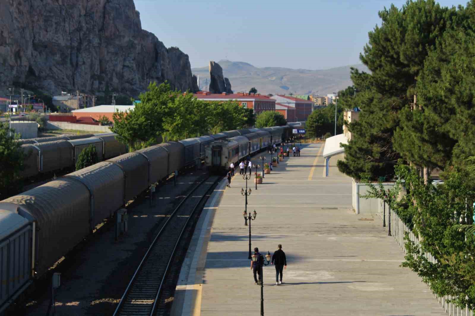 Van-Tahran arası tren seferleri başlıyor: İlk biletler yarın satışta