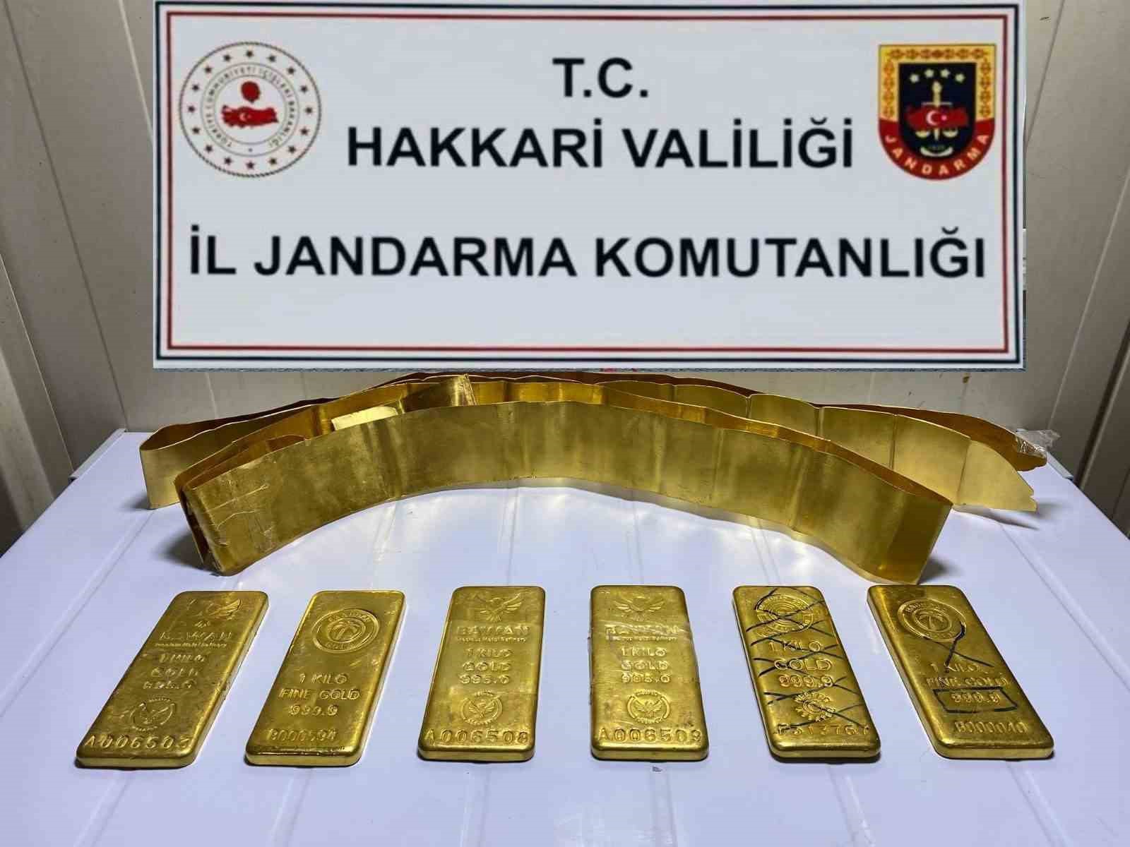 Hakkâri’de değeri yaklaşık 27 milyon 200 bin TL olan 8 kilo külçe altın ele geçirildi