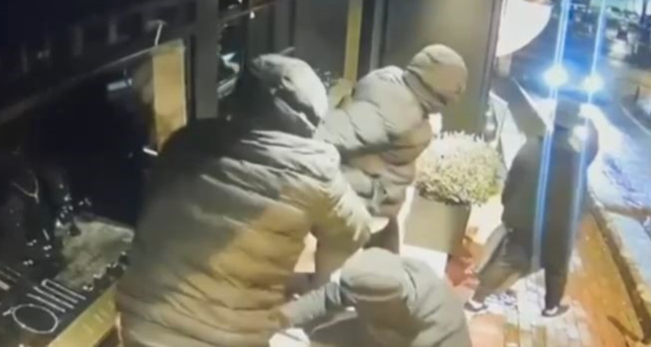 Önce Güvenlik Kamerasına, Sonra Polise Yakalandı