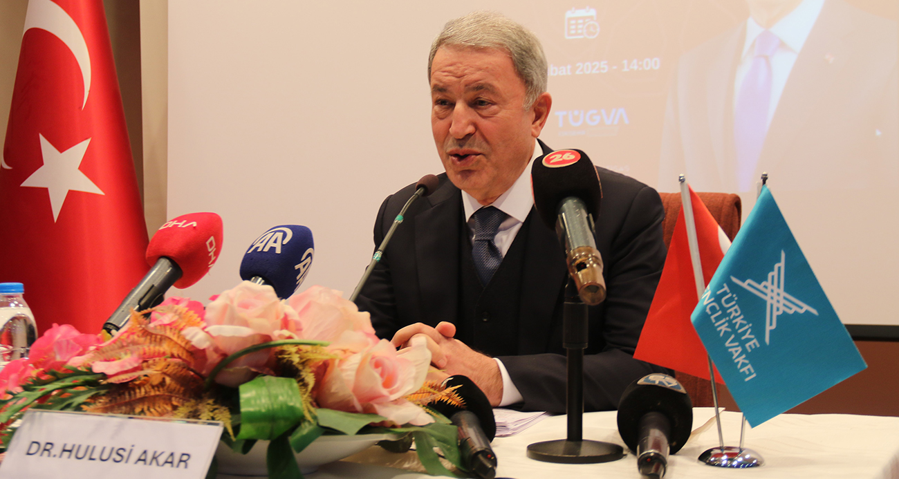 Hulusi Akar dijital teröre dikkat çekti